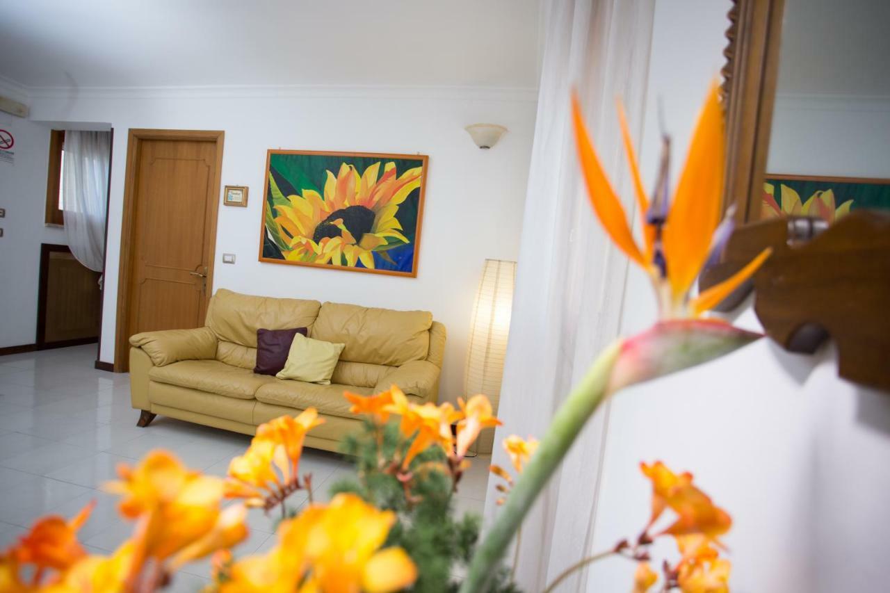 La Porta Di Mare B&B Нардо Экстерьер фото
